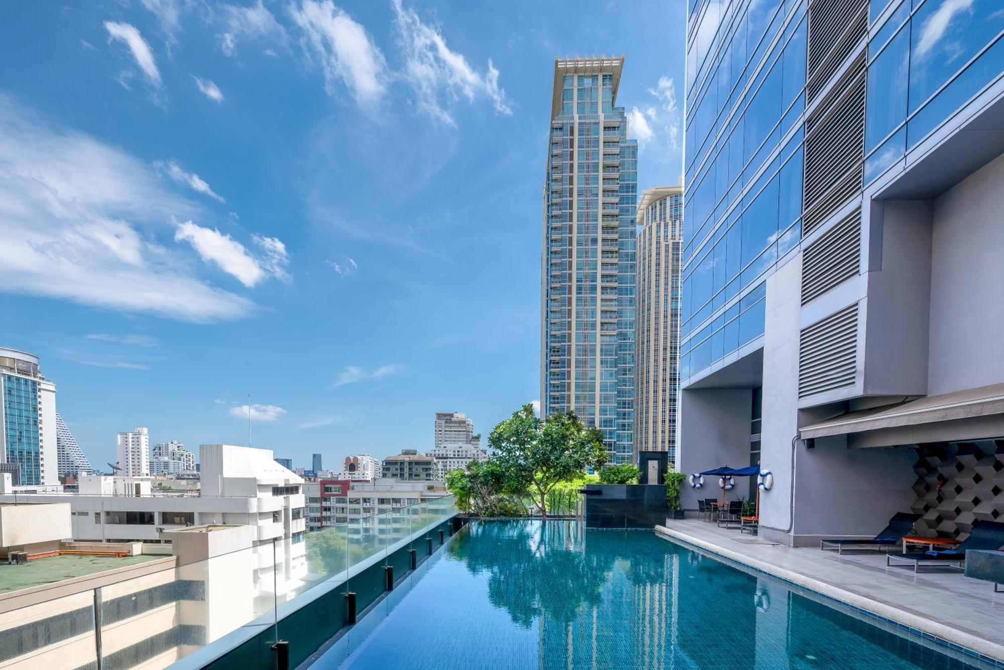 Four Points By Sheraton Bangkok Ploenchit - Formerly Novotel Bangkok Ploenchit Экстерьер фото